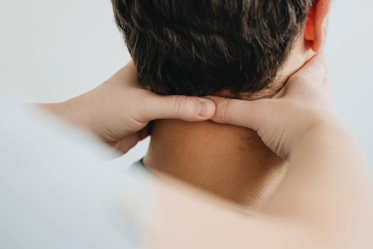 Chiropractor neck adjustment pain relief